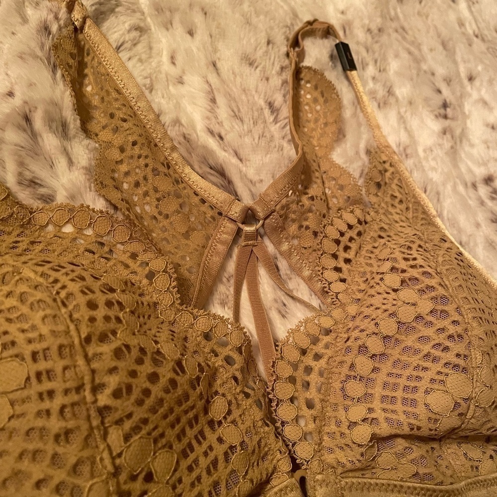 Victoria’s Secret Bralette Scalloped Lace VS Bralette Olive green Bralette 💸 🆕 - Picture 12 of 14